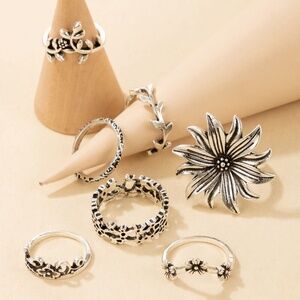 *DAVINA* 7-Pc Silver x Flower Fashion Ring Set
